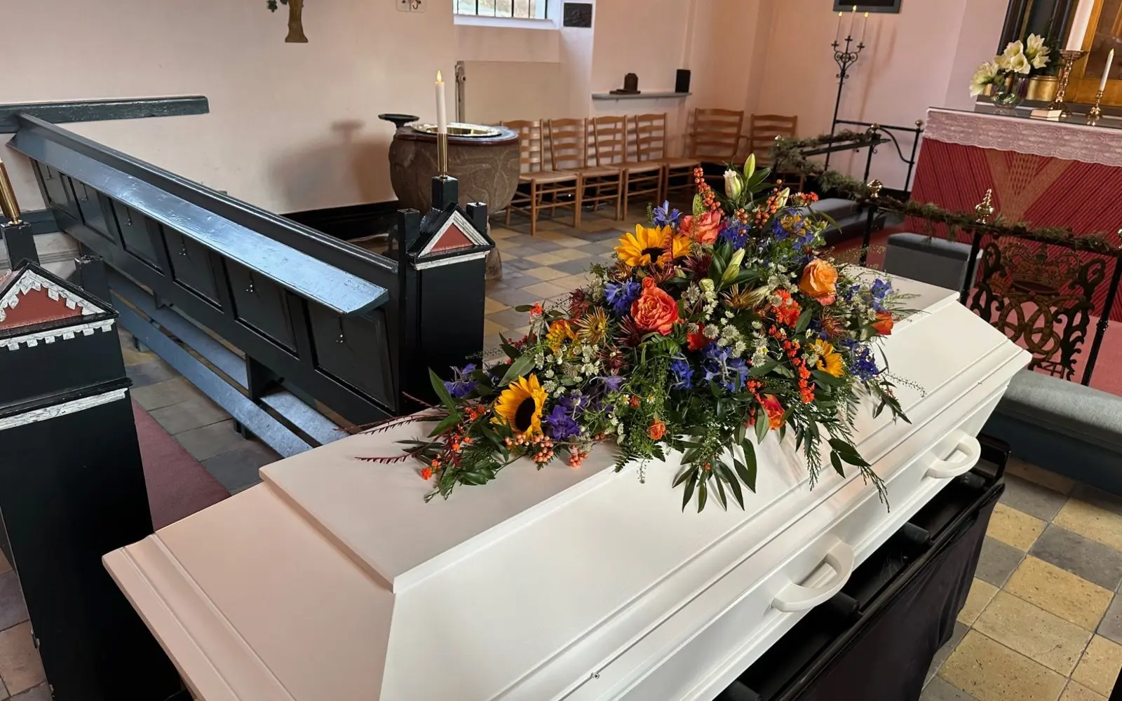 Når døden indtræffer – en praktisk guide til de første skridt for pårørende