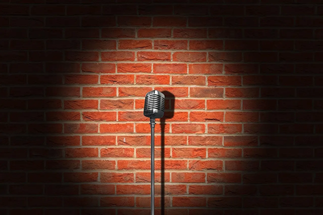 Kan jeg se danske standupshows lovligt online?